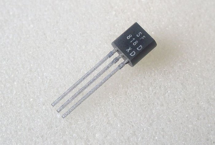 Transistor SF818D