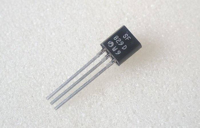 Transistor SF829D